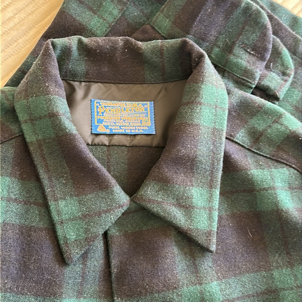 Pendleton vintage wool shirt. Loop collar flap pockets very good vtg condition - Picture 7 of 11